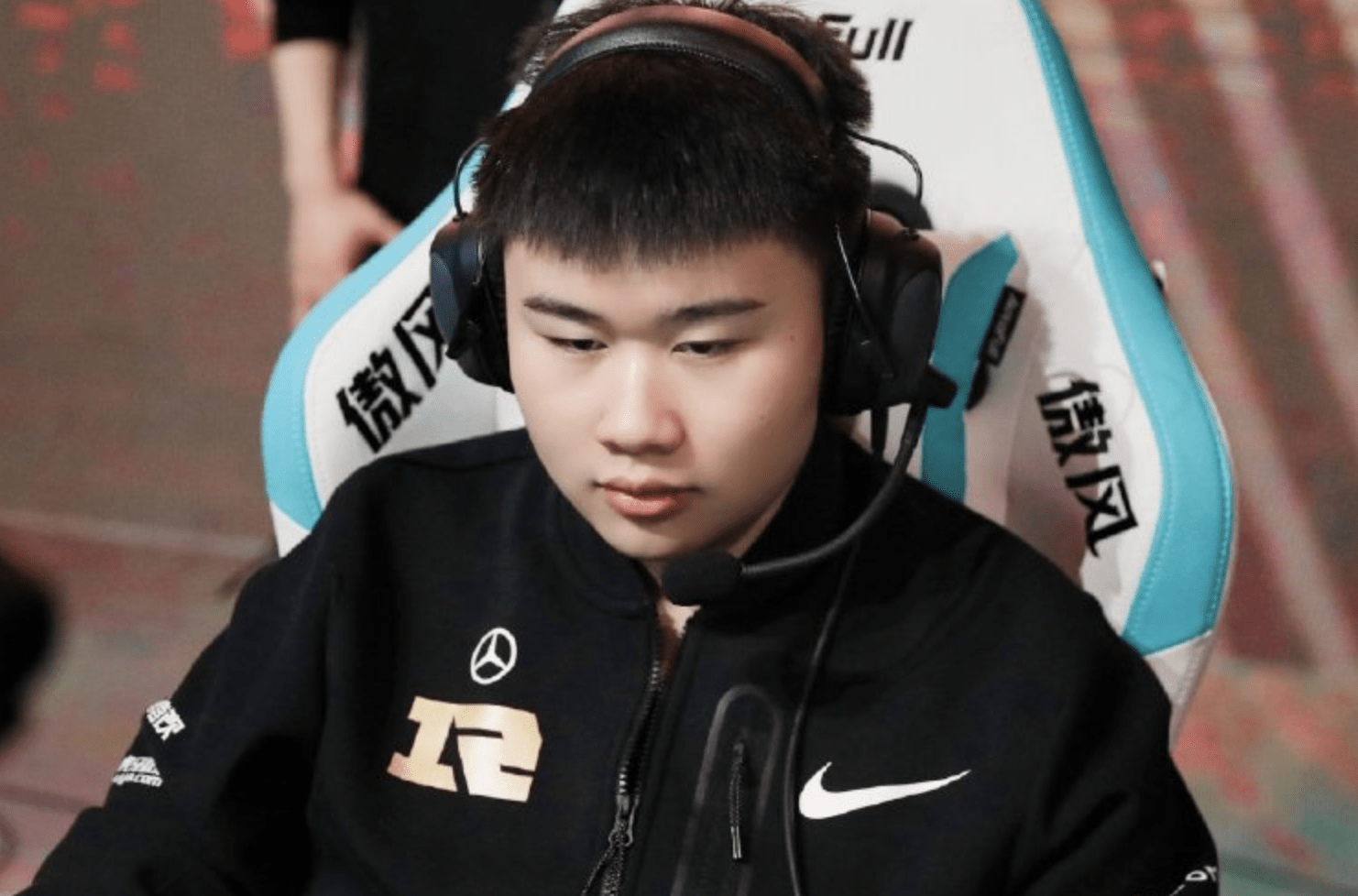 国际比赛日那不勒斯手感冰凉Karsa与30激战DWG分钟，这一次真的德罗巴在RNG比赛中惊艳表现的简单介绍